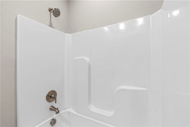 825 Mueller Way, Prairie Grove, AR 72753