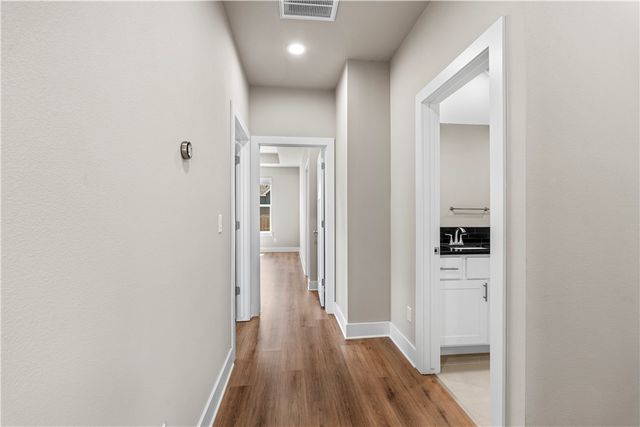 825 Mueller Way, Prairie Grove, AR 72753