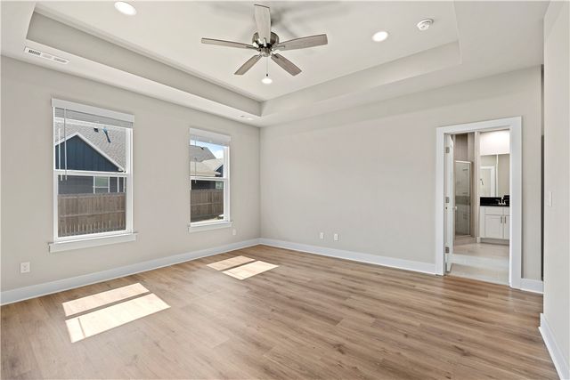 825 Mueller Way, Prairie Grove, AR 72753