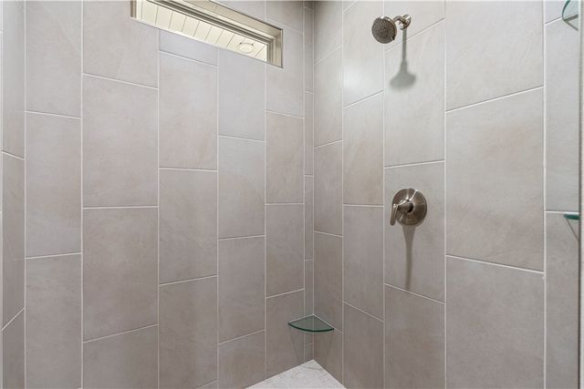 825 Mueller Way, Prairie Grove, AR 72753