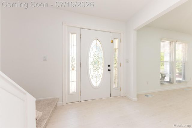 5994 Kingsfield Drive, West Bloomfield Charter Township, MI 48322