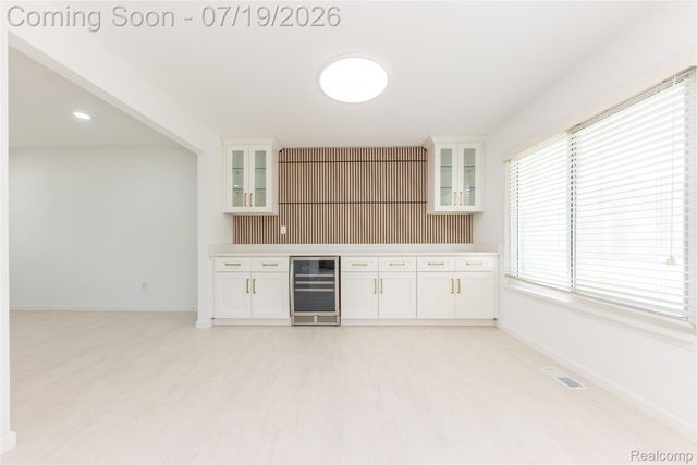 5994 Kingsfield Drive, West Bloomfield Charter Township, MI 48322