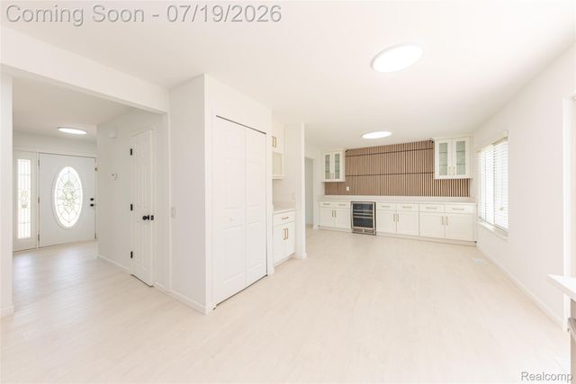 5994 Kingsfield Drive, West Bloomfield Charter Township, MI 48322