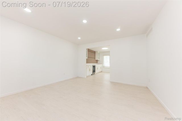 5994 Kingsfield Drive, West Bloomfield Charter Township, MI 48322