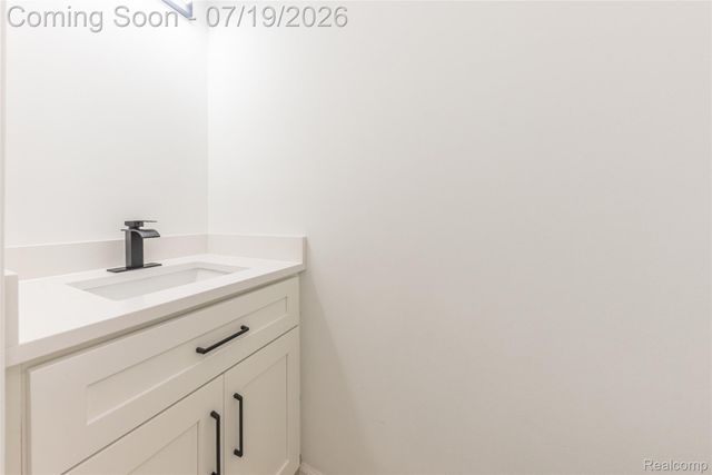 5994 Kingsfield Drive, West Bloomfield Charter Township, MI 48322