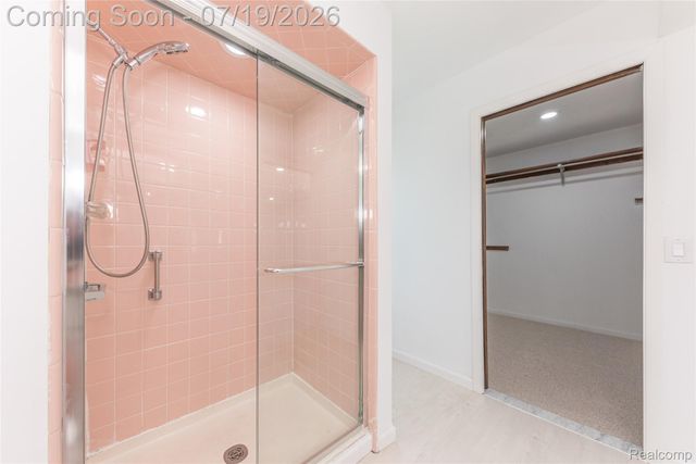 5994 Kingsfield Drive, West Bloomfield Charter Township, MI 48322