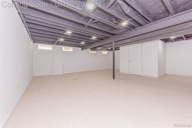 5994 Kingsfield Drive, West Bloomfield Charter Township, MI 48322