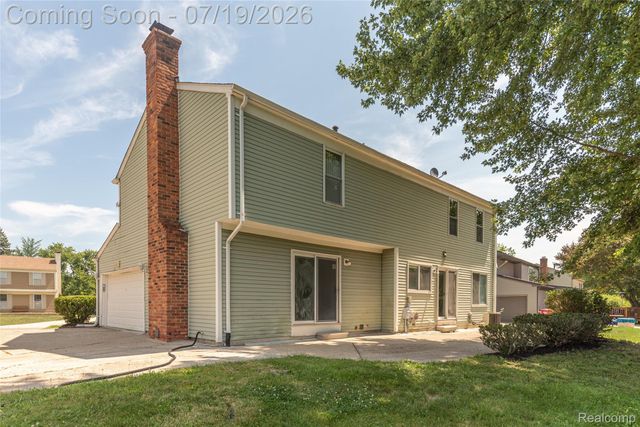5994 Kingsfield Drive, West Bloomfield Charter Township, MI 48322