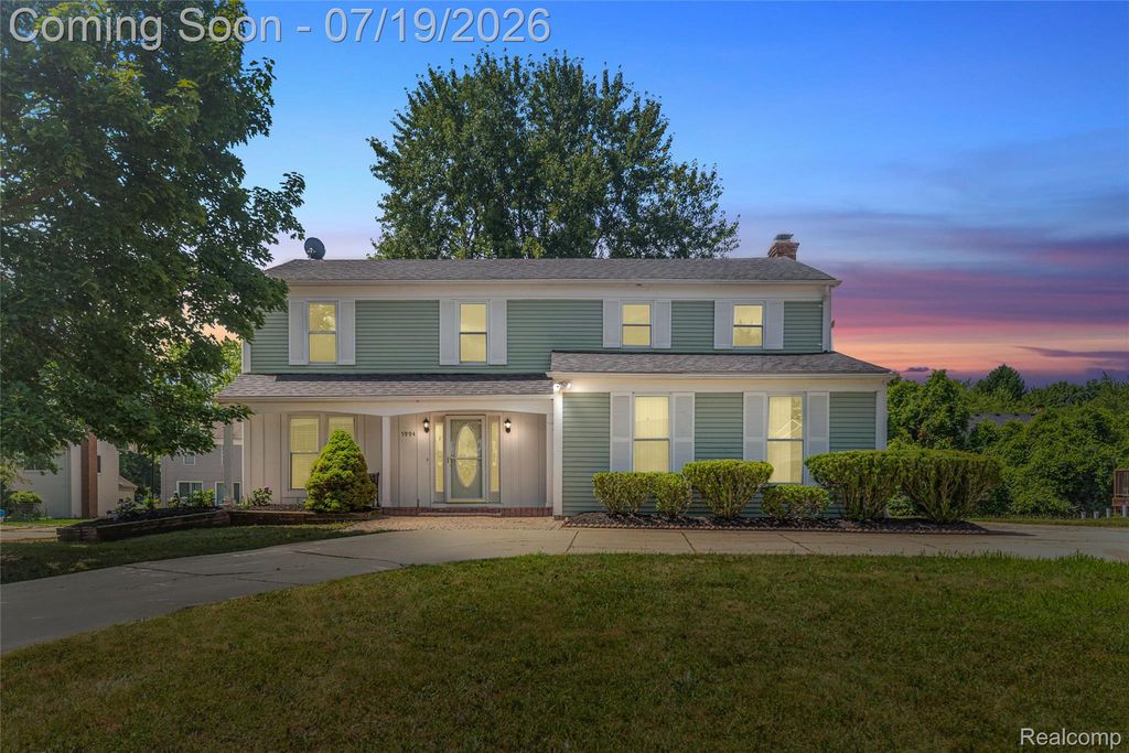5994 Kingsfield Drive, West Bloomfield Charter Township, MI 48322