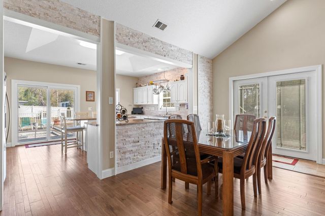 4327 Lakeside Dr., Little River, SC 29566