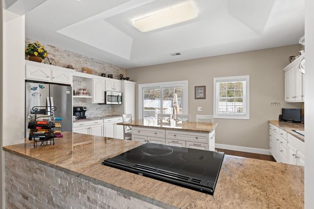 4327 Lakeside Dr., Little River, SC 29566