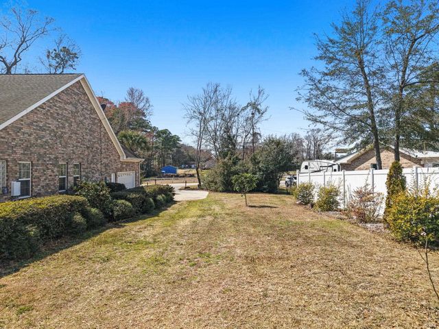 4327 Lakeside Dr., Little River, SC 29566