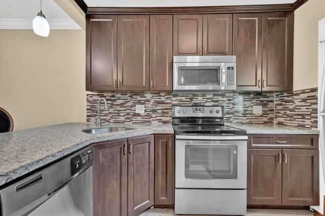 5501 NW 2nd Avenue 111, Boca Raton, FL 33487
