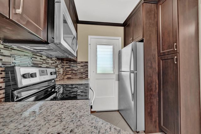 5501 NW 2nd Avenue 111, Boca Raton, FL 33487