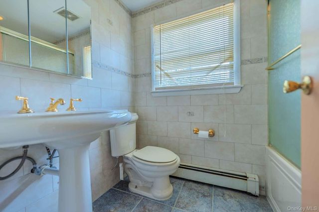 21 Madeley Lane, Stony Brook, NY 11790