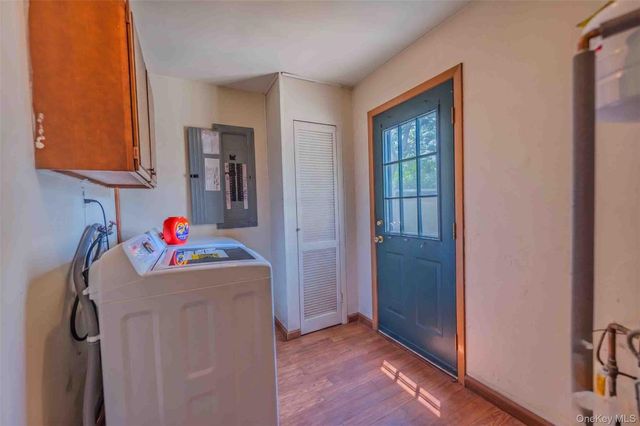 21 Madeley Lane, Stony Brook, NY 11790