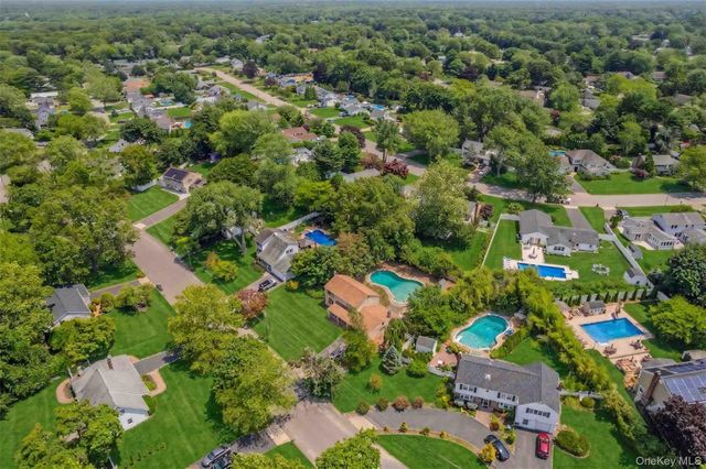 21 Madeley Lane, Stony Brook, NY 11790
