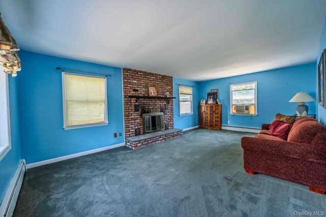 21 Madeley Lane, Stony Brook, NY 11790