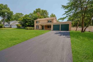 21 Madeley Lane, Stony Brook, NY 11790