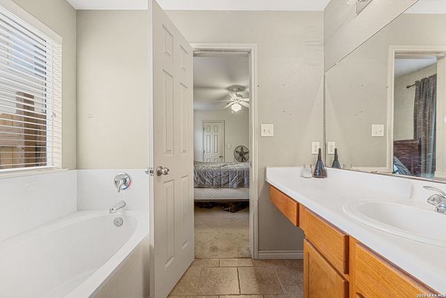 10302 Buescher Ln, San Antonio, TX 78223