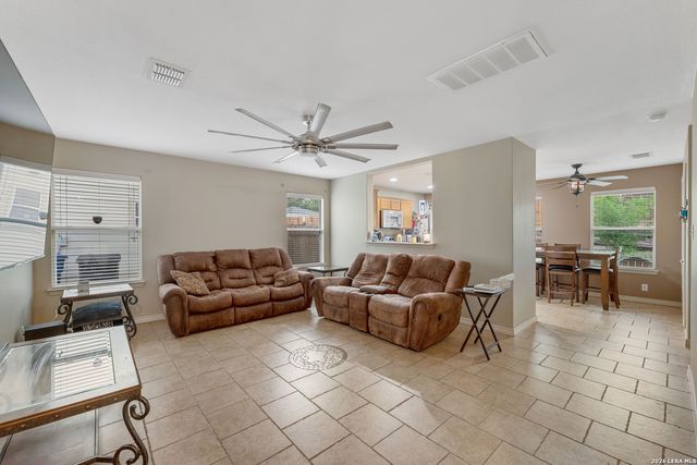 10302 Buescher Ln, San Antonio, TX 78223