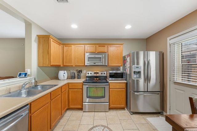 10302 Buescher Ln, San Antonio, TX 78223