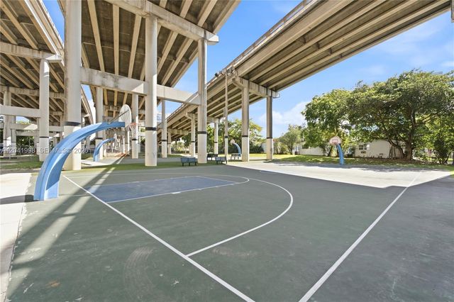 443 SW 4th Ave, Miami, FL 33130