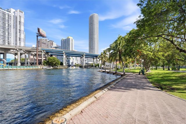 443 SW 4th Ave, Miami, FL 33130