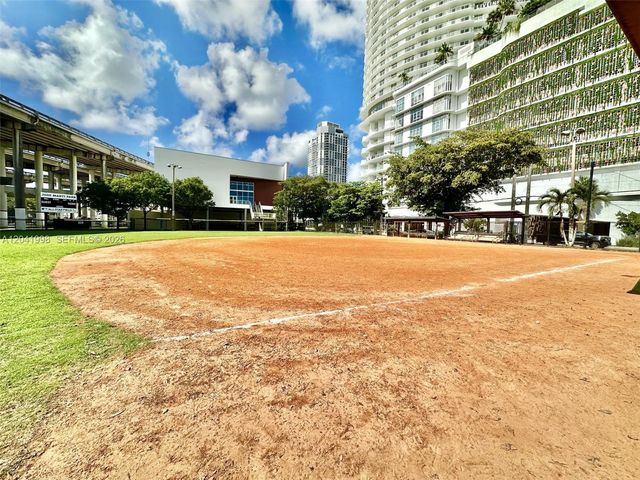 443 SW 4th Ave, Miami, FL 33130