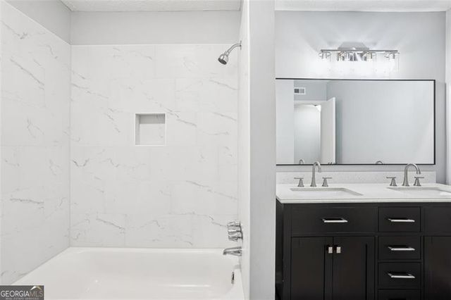 6430 OAKLEAF Way, Morrow, GA 30260