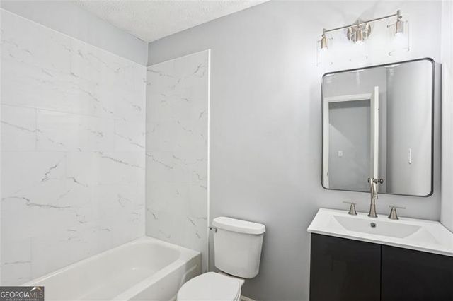 6430 OAKLEAF Way, Morrow, GA 30260