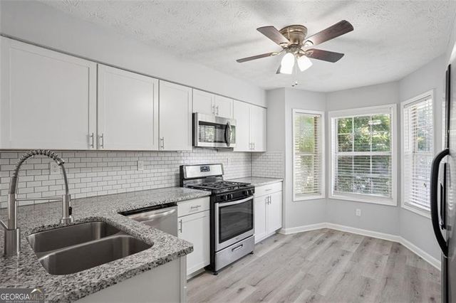 6430 OAKLEAF Way, Morrow, GA 30260