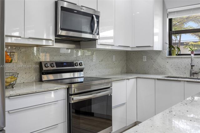 658 NE 193rd Terrace, Miami, FL 33179