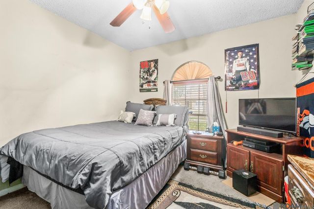 2148 Oak Knoll Dr, Baton Rouge, LA 70815