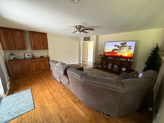 4 Yorkshire Drive, Lincolnshire, IL 60069