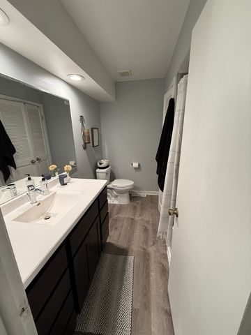 4 Yorkshire Drive, Lincolnshire, IL 60069