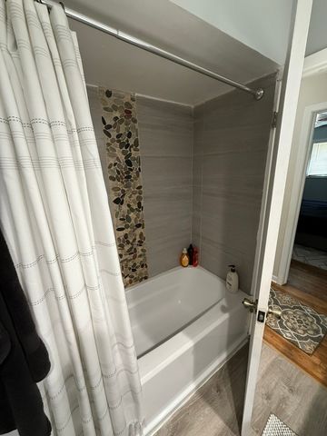 4 Yorkshire Drive, Lincolnshire, IL 60069