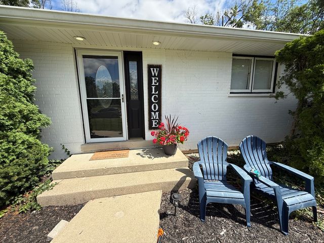 4 Yorkshire Drive, Lincolnshire, IL 60069