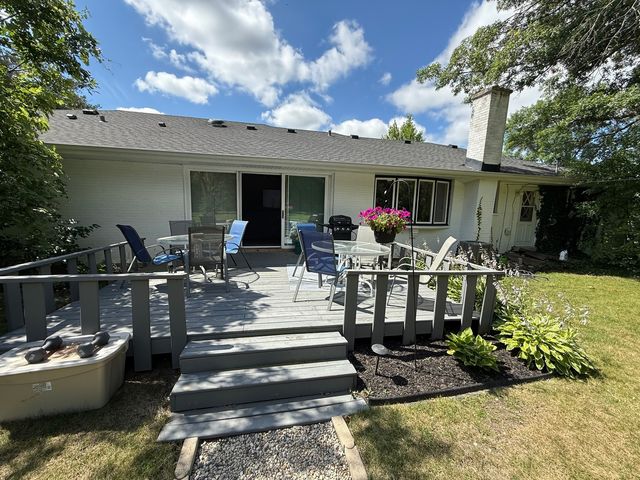 4 Yorkshire Drive, Lincolnshire, IL 60069