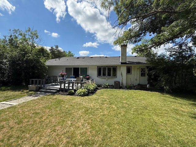 4 Yorkshire Drive, Lincolnshire, IL 60069