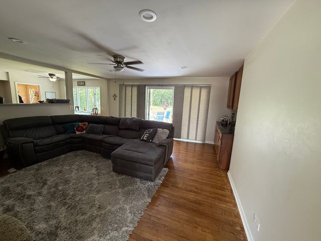 4 Yorkshire Drive, Lincolnshire, IL 60069