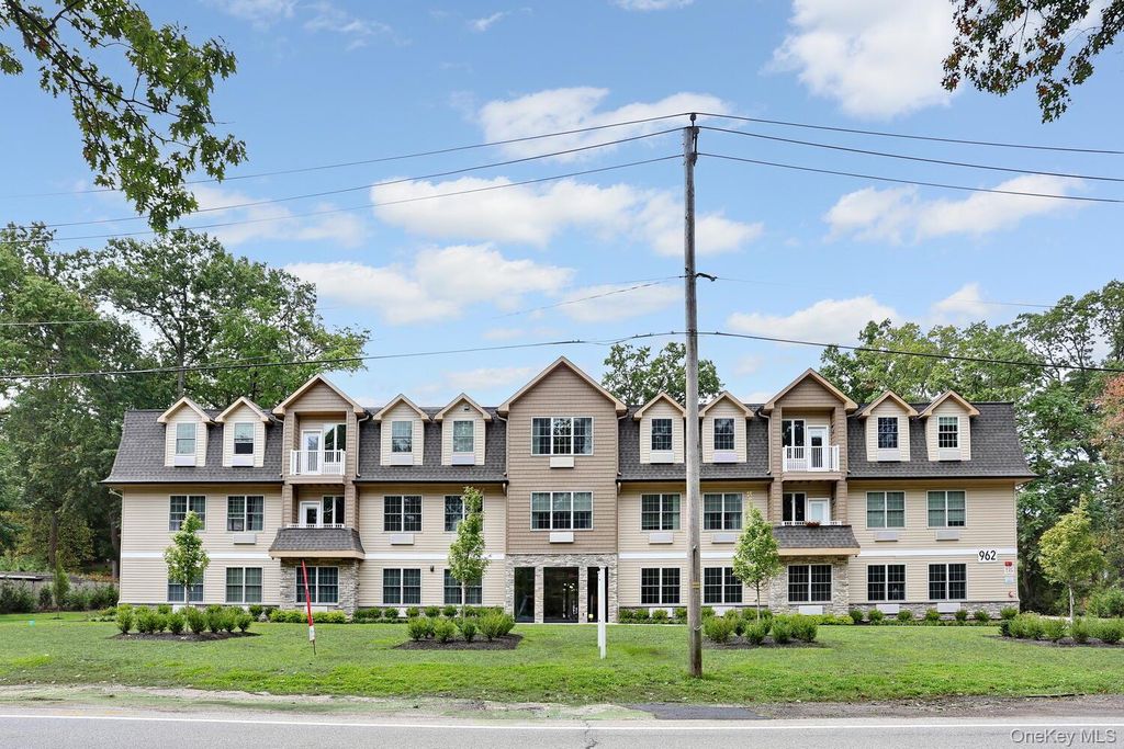 962 S Route 9W 104, Congers, NY 10920