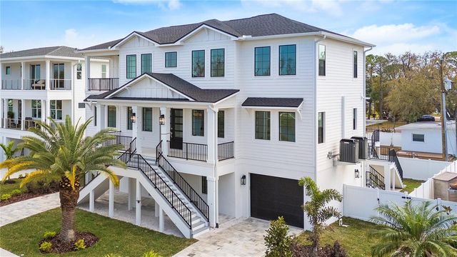 220 90TH AVENUE NE, St Petersburg, FL 33702