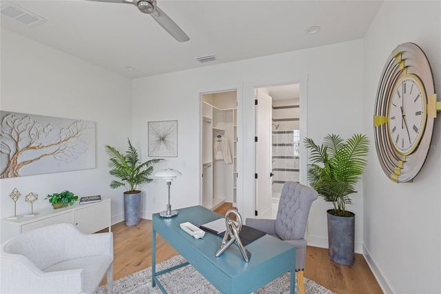 220 90TH AVENUE NE, St Petersburg, FL 33702