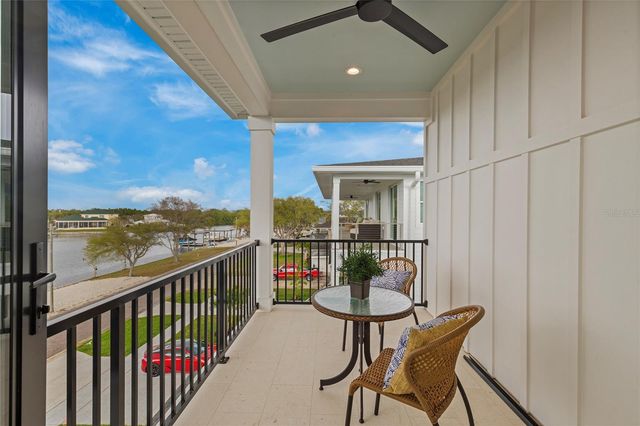 220 90TH AVENUE NE, St Petersburg, FL 33702
