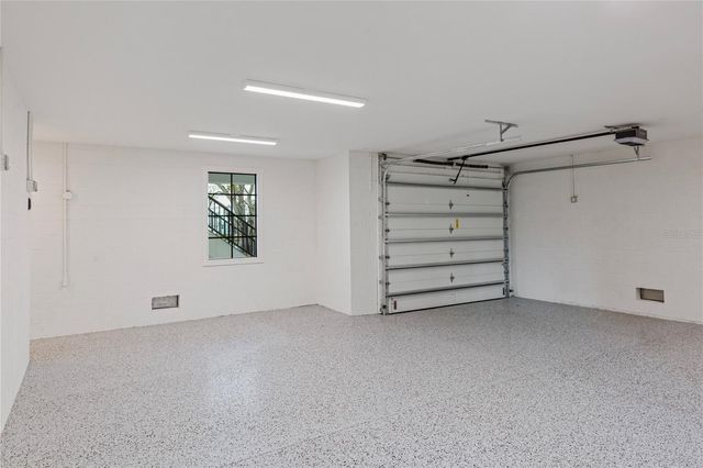 220 90TH AVENUE NE, St Petersburg, FL 33702