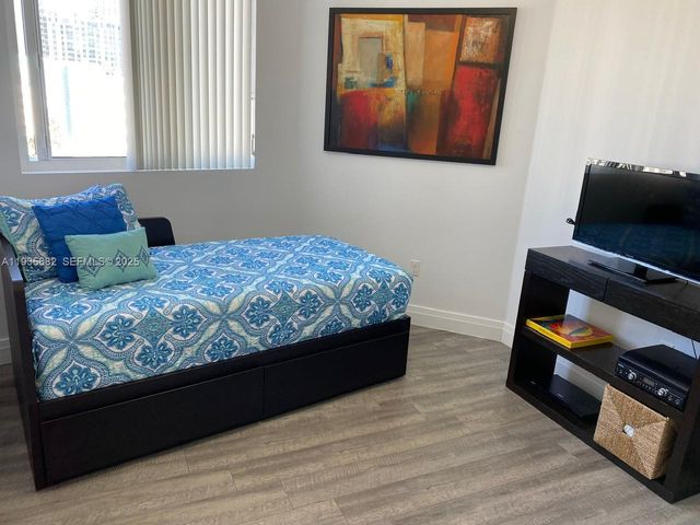 601 NE 23rd St 706, Miami, FL 33137