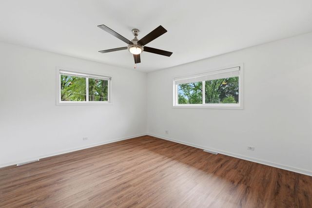 3624 Eastway Drive, Island Lake, IL 60042