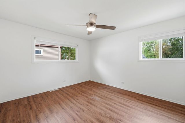 3624 Eastway Drive, Island Lake, IL 60042