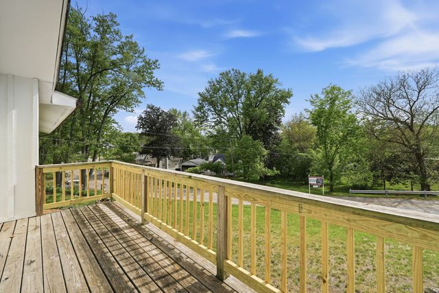 3624 Eastway Drive, Island Lake, IL 60042